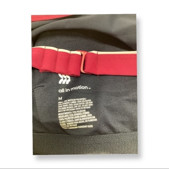 All in Motion Swim Suit Top Size Medium New With Tags - Picture 4 of 4